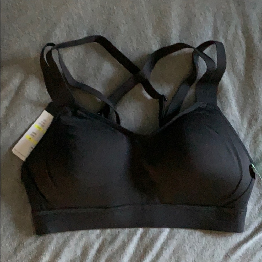 Black sports bra